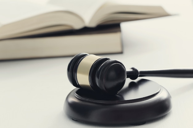 六年级上册第六单元英语42页的公告栏怎么读